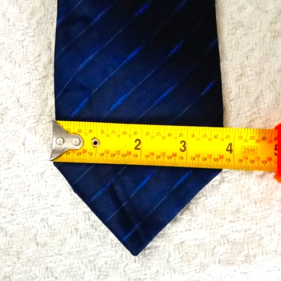 Valentino 100% Silk Navy Stripes Necktie Tie Italy - Picture 14 of 14